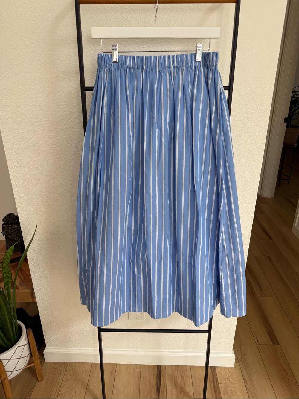 H&M Mid Skirt